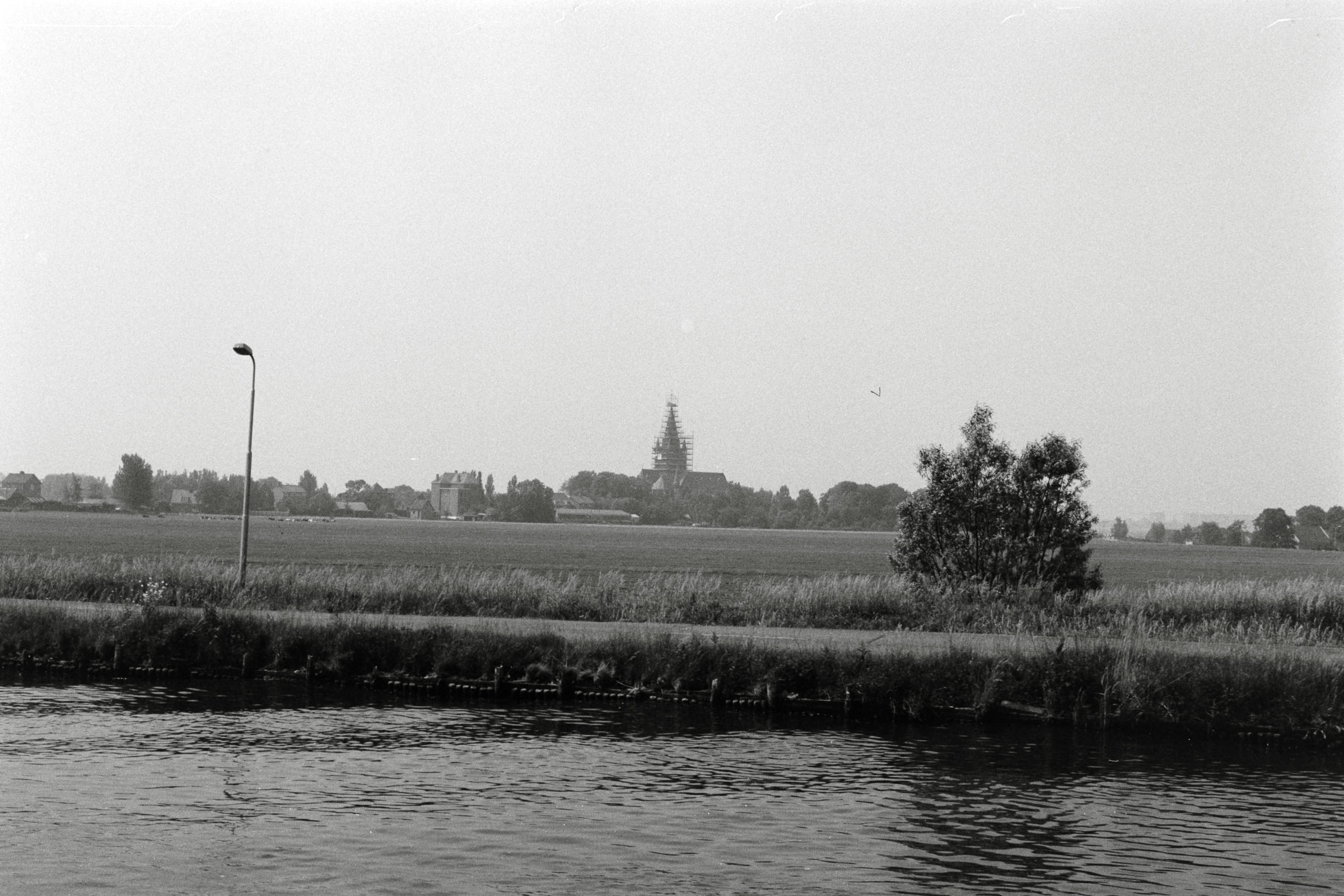 AHP F1992 06 002 sc250507 img04 NLP